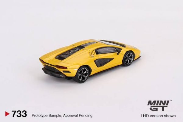 Mini GT #733 - Lamborghini Countach LPI 800-4 - New Giallo Orion