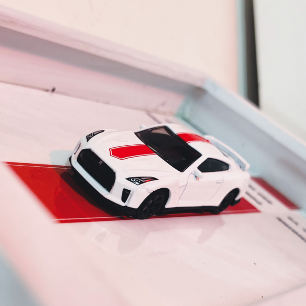 NISSAN GT-R R35 | PREMIUM 3D DIECAST SHADOW BOX FRAME | White w/red stripes